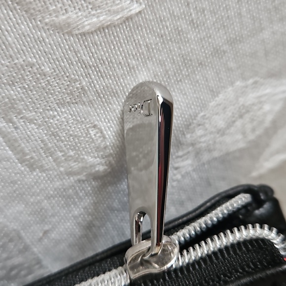 Dior Brush Holder Cosmetic Bag. - Picture 6 of 8